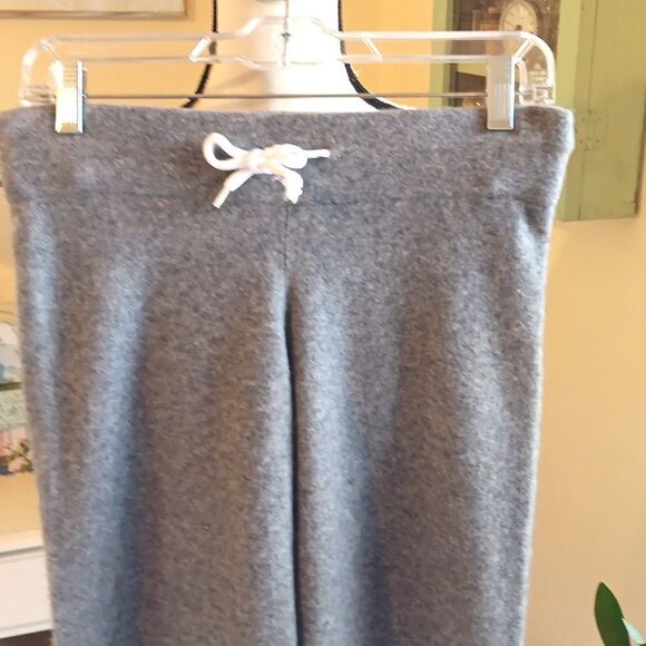 Monroe Cashmere Jogger Pants.Cashmere. - Picture 3 of 10